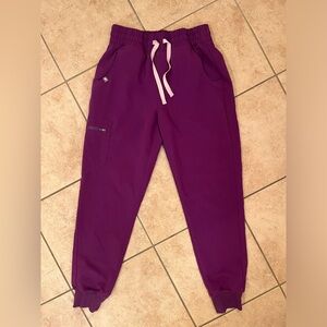 Purple FIGS Technical Collection Scrub Joggers. Size XS